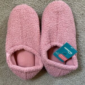NEW Women's HomeTop Plush Pink Fuzzy Curly Fur Memory Foam Slippers